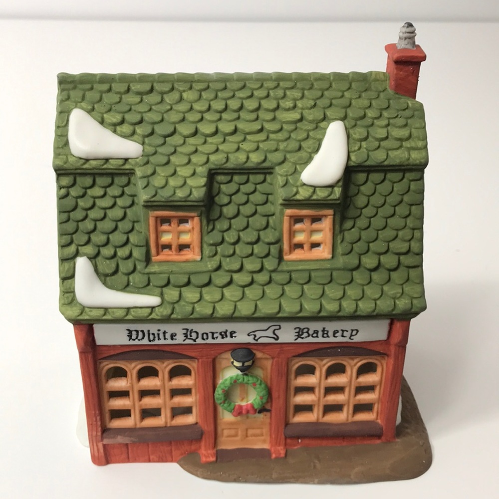 DEPT 56 Dickens Village series white horse bakery Christmas Village